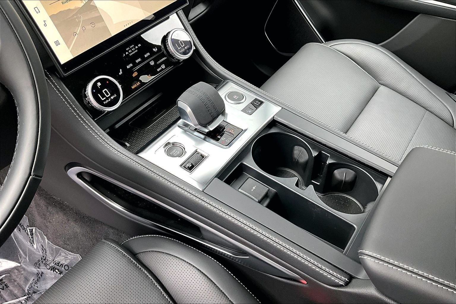 New 2026 Eiger Grey Jaguar P250 R-Dynamic S image 8
