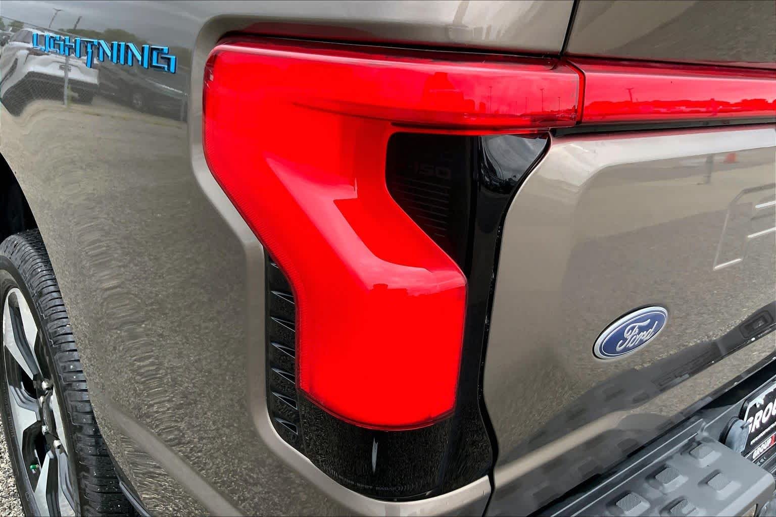 Used 2023 Stone Gray Ford Platinum image 27