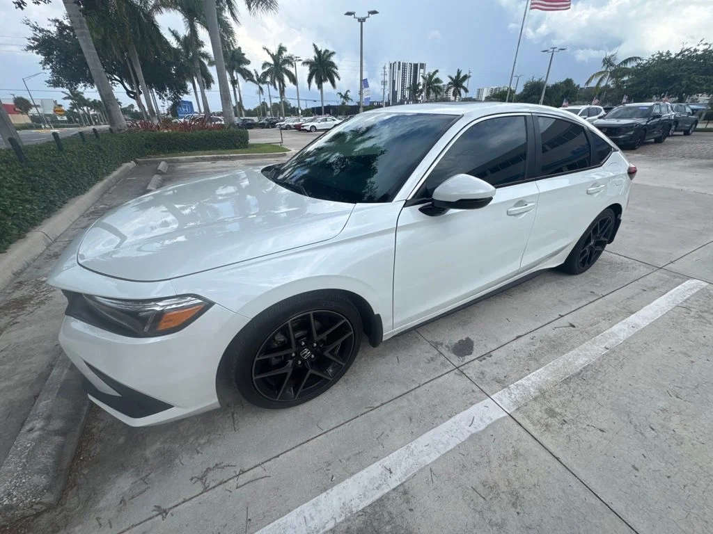 Used 2024 Platinum White Pearl Honda Sport Touring image 5