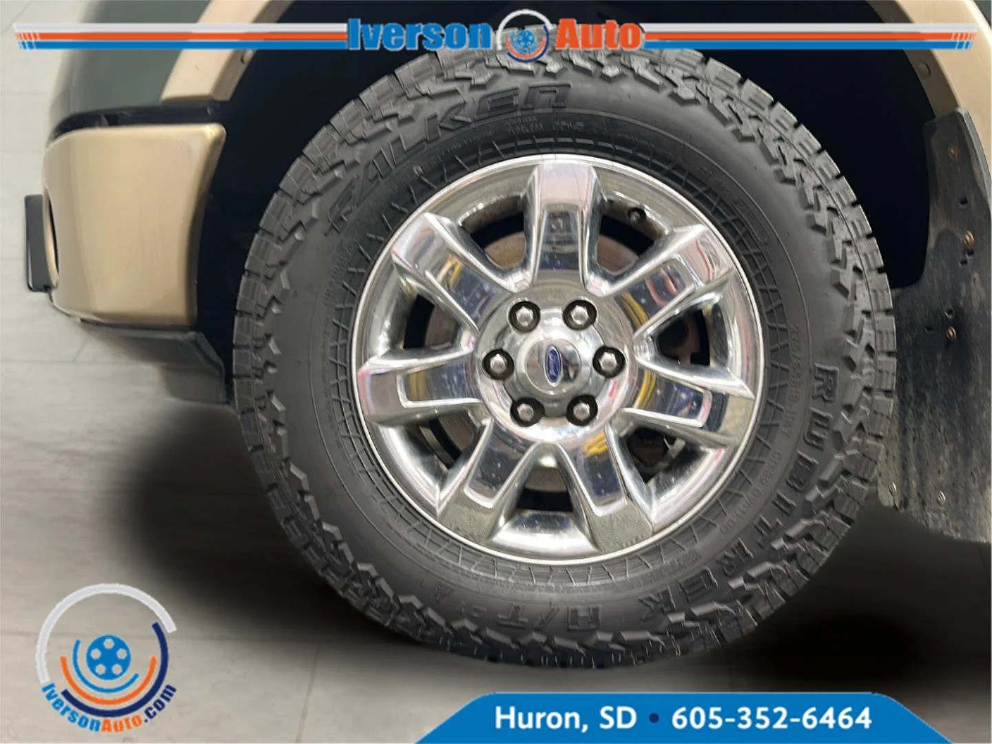 Used 2013 Green Gem Metallic/Pale Adobe Metallic Ford Lariat image 5