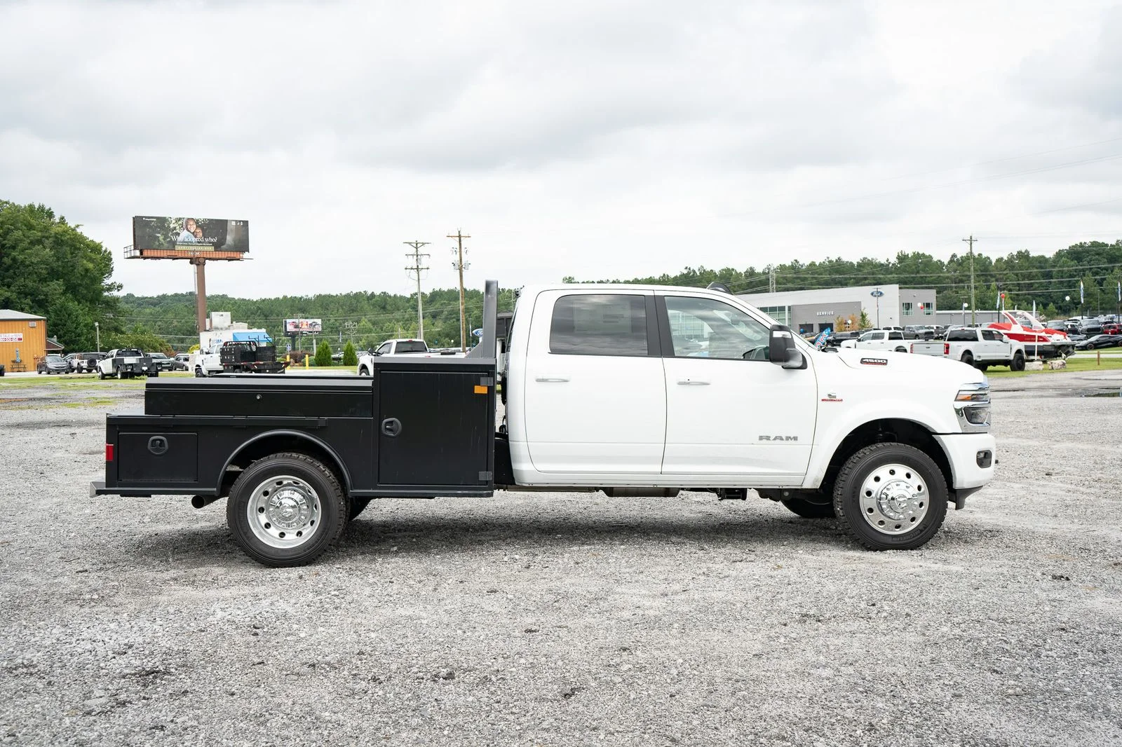 New 2026 Bright White Clearcoat RAM Tradesman image 24