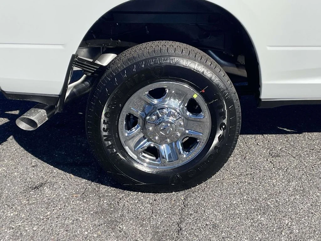 New 2026 Bright White Clear-Coat Exterior Paint RAM Tradesman image 12