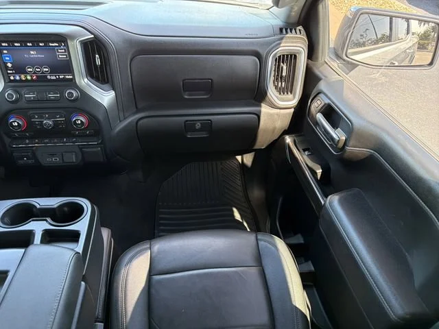 Used 2022 Silver Ice Metallic Chevrolet LT image 17