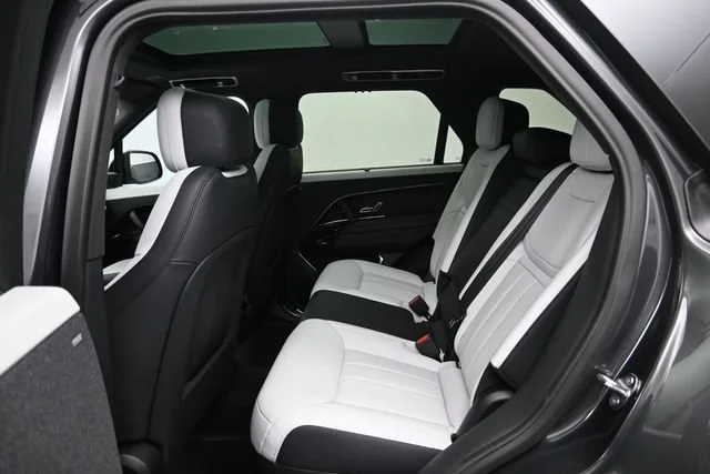Used 2025 Charente Gray P Land Rover Autobiography image 20