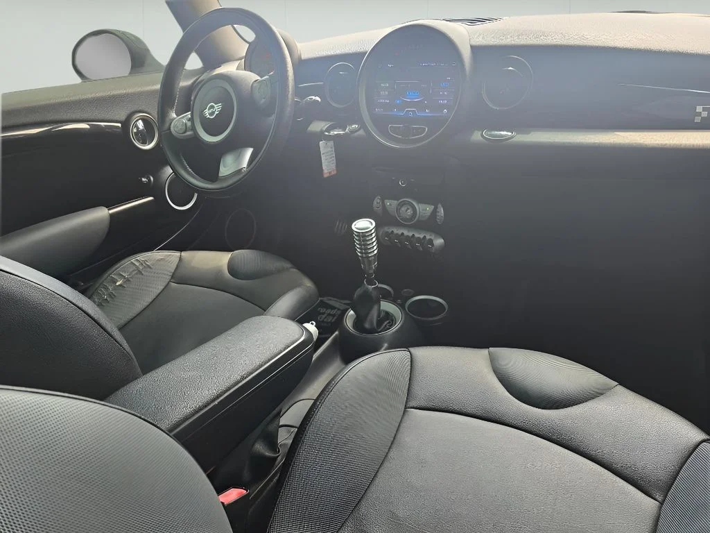 Used 2009 British Racing Green Metallic MINI John Cooper Works image 24