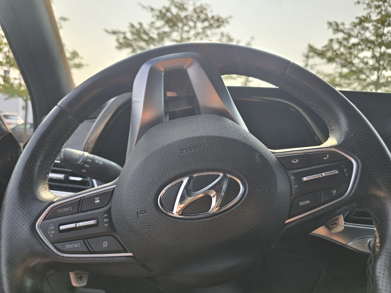 Used 2020 Black Hyundai Limited image 17
