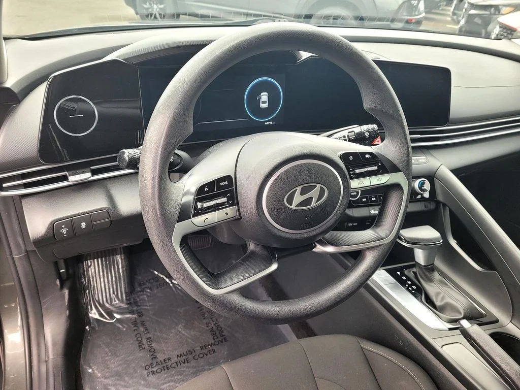 Used 2024 Gray Hyundai SEL image 9