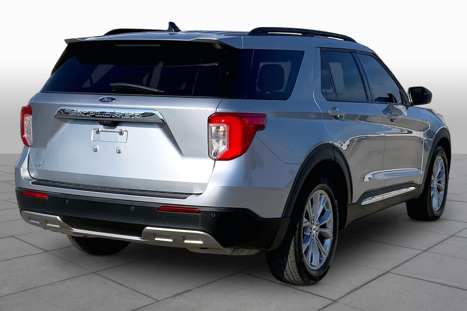 Used 2023 Iconic Silver Metallic Ford XLT image 13