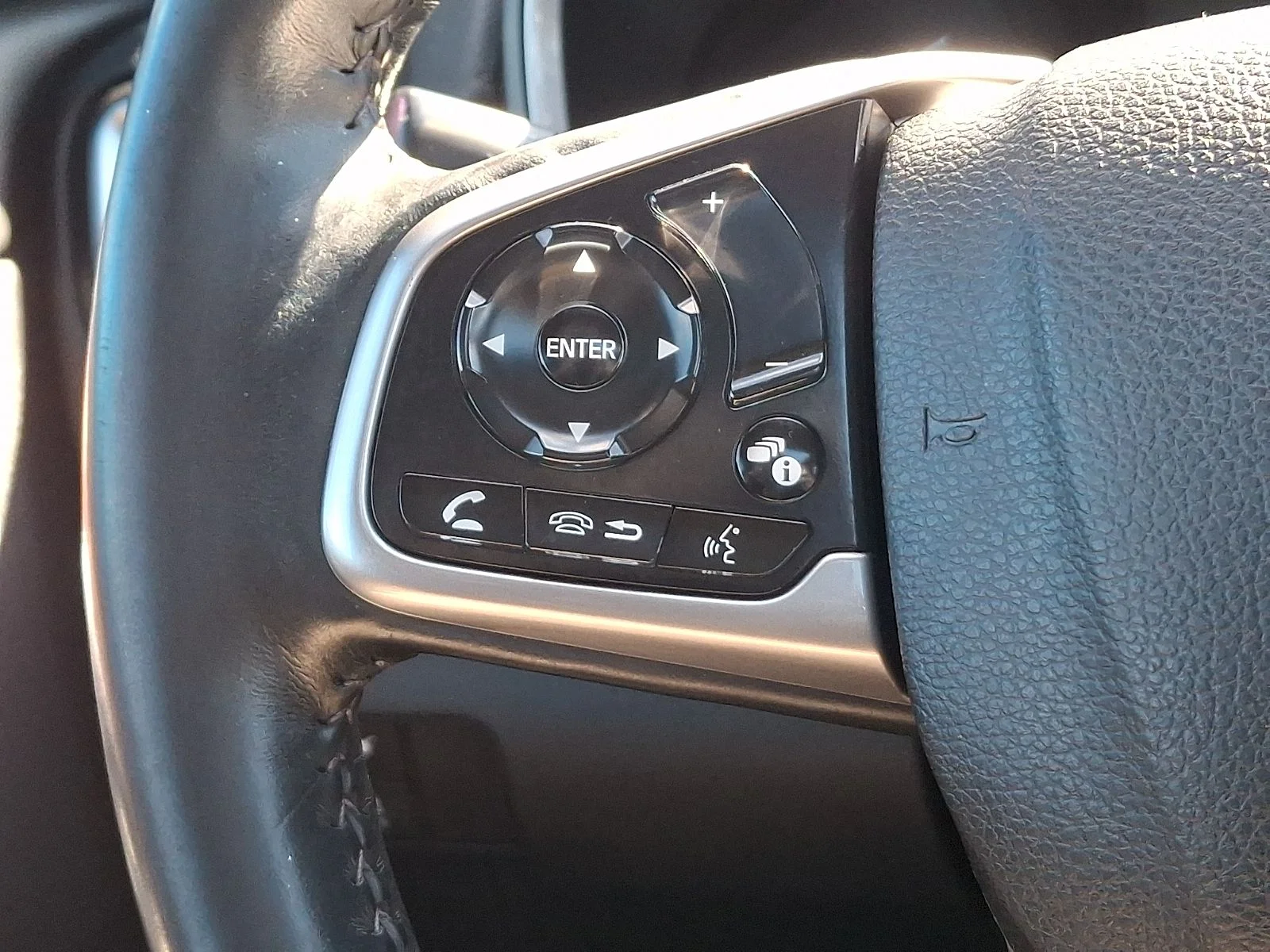 2022 Honda CR-V Touring - Photo 23