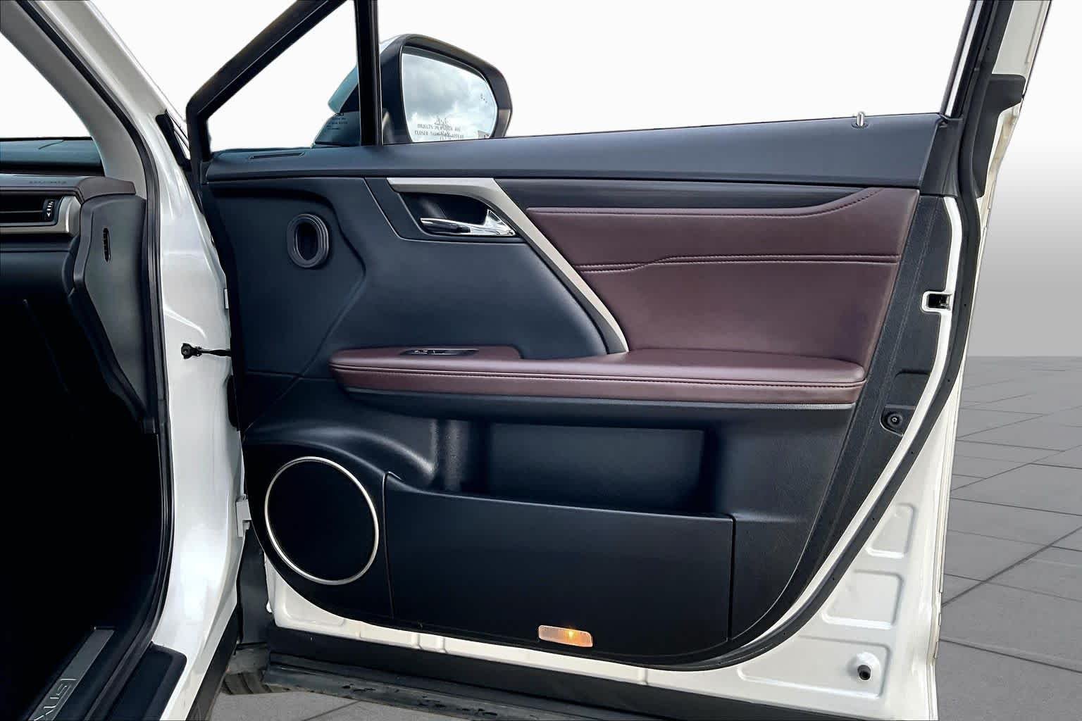 Used 2019 Eminent White Pearl Lexus  image 23
