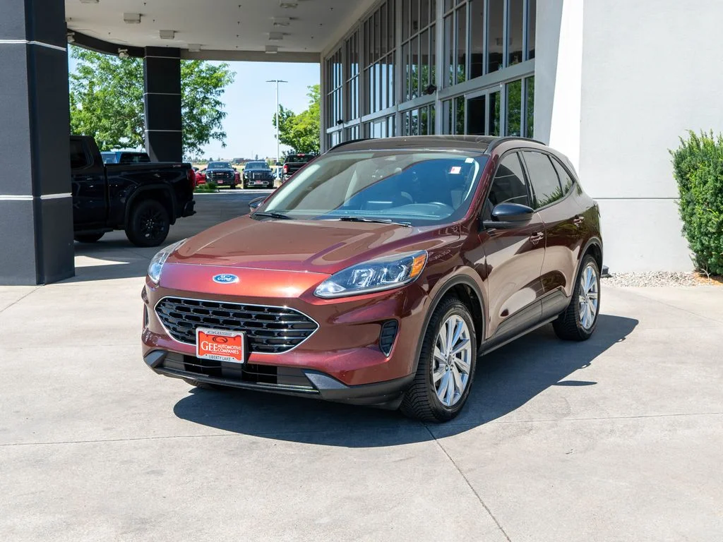 Used 2021 Brown Ford SE image 3