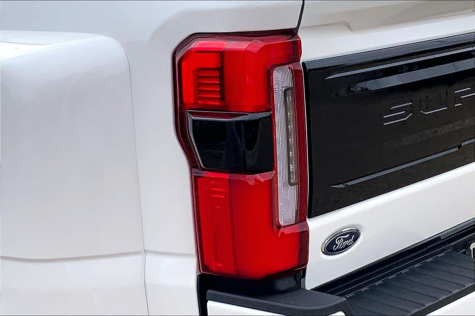 Used 2025 Star White Ford Platinum image 29