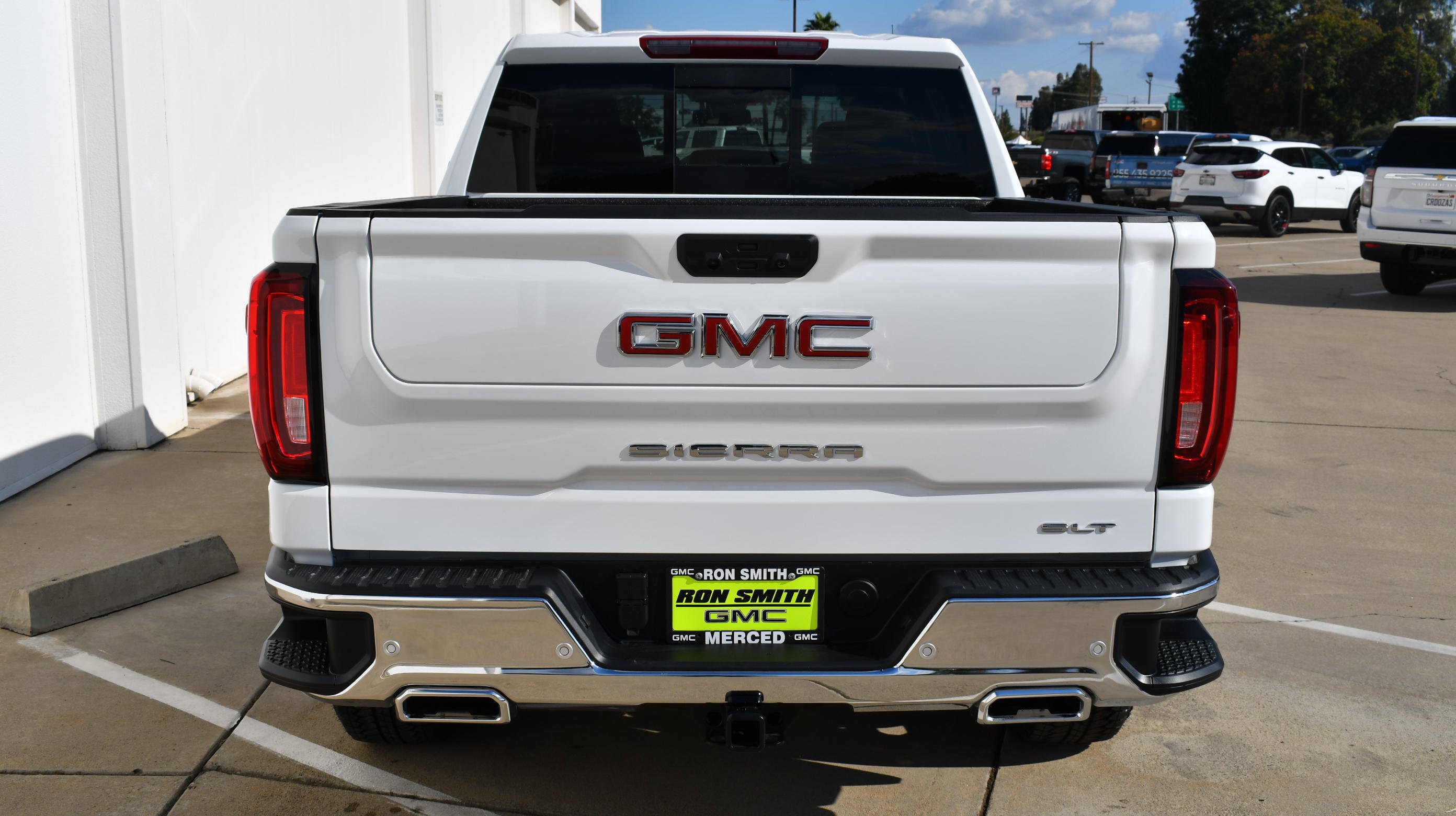 2026 GMC Sierra 1500 SLT - Photo 8