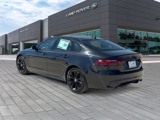 New 2024 Santorini Black JAGUAR P300 R-DYNAMIC SE AWD image 3