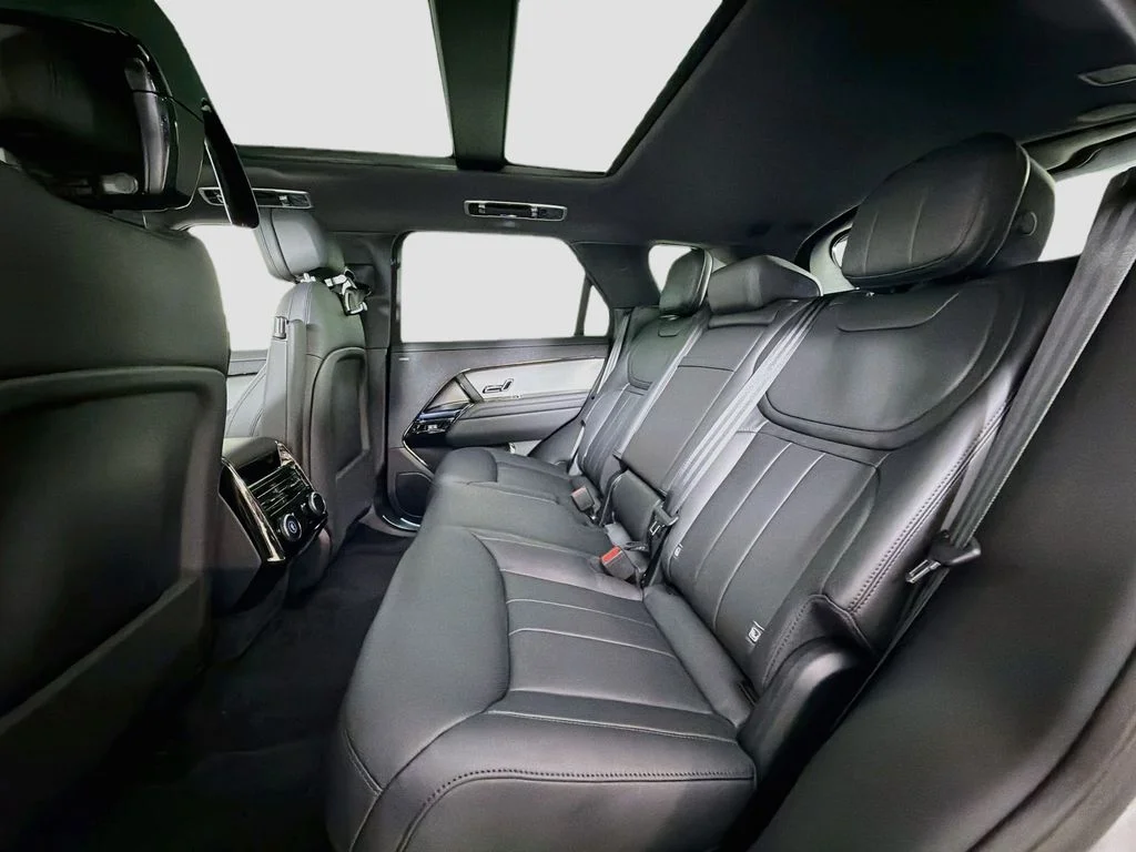 New 2027 Borasco Grey Land Rover SE image 26