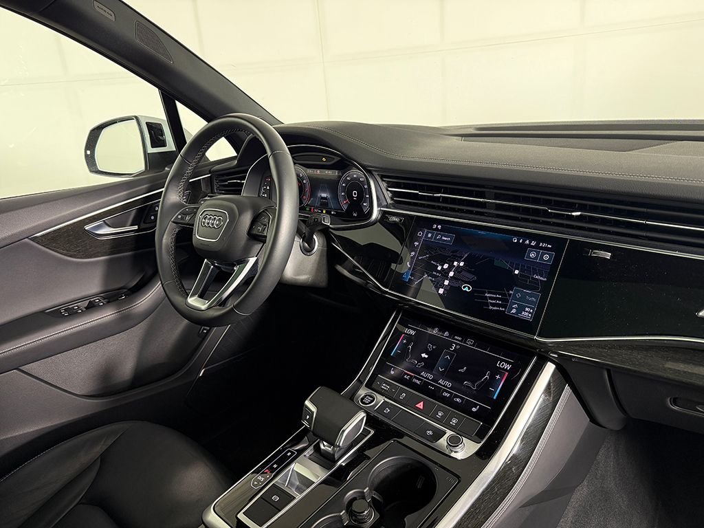 2025 Audi Q7 Premium Plus - Photo 30