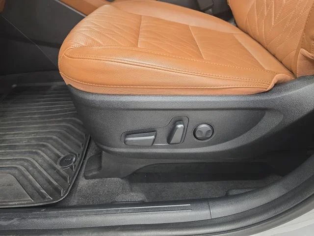 Used 2024 Wolf Gray Kia EX X-Line image 36
