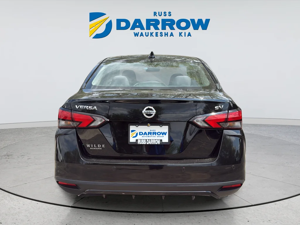 Used 2021 Black Nissan 1.6 SV image 4