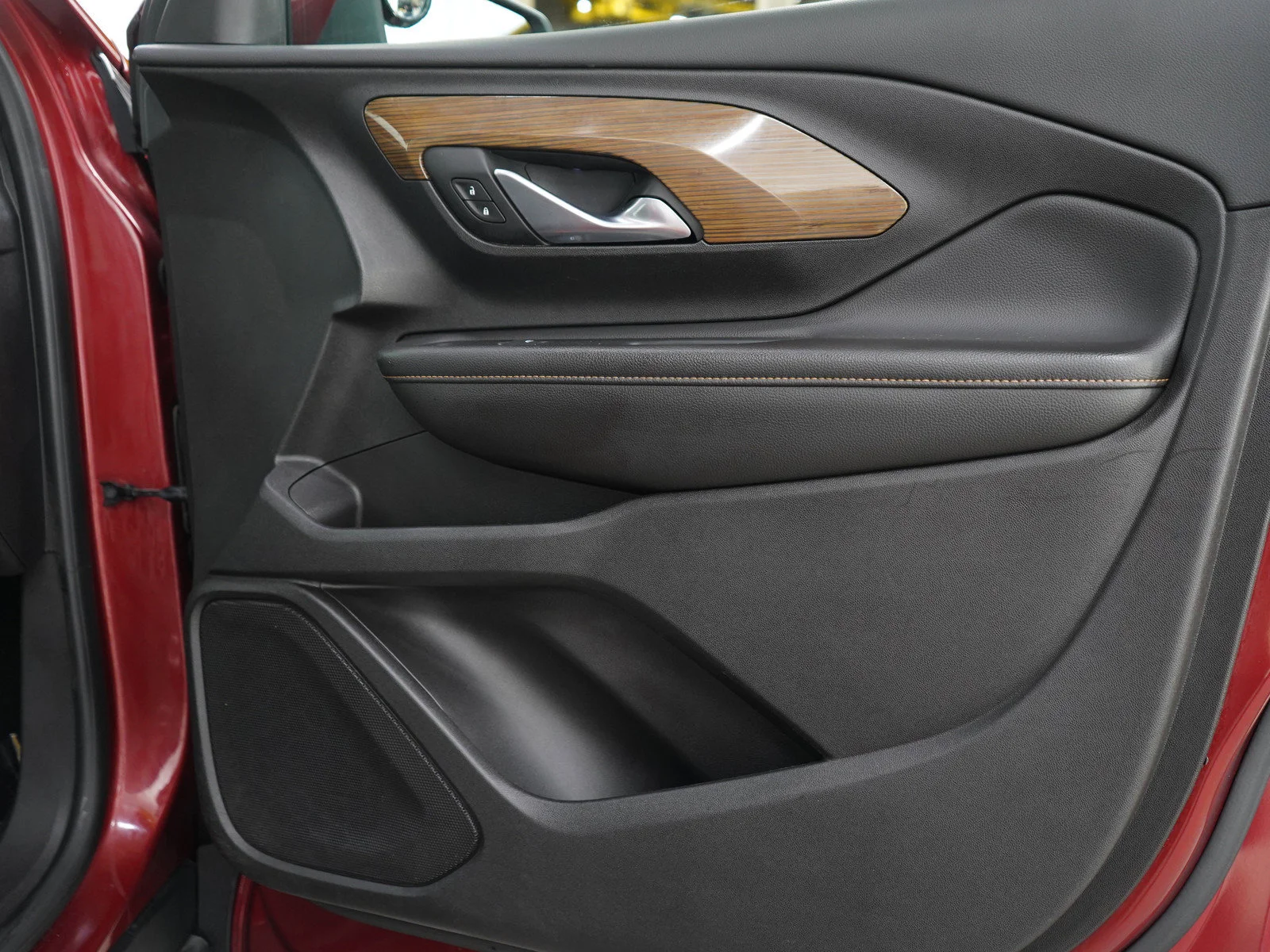 Used 2018 Red Quartz Tintcoat GMC SLE image 9