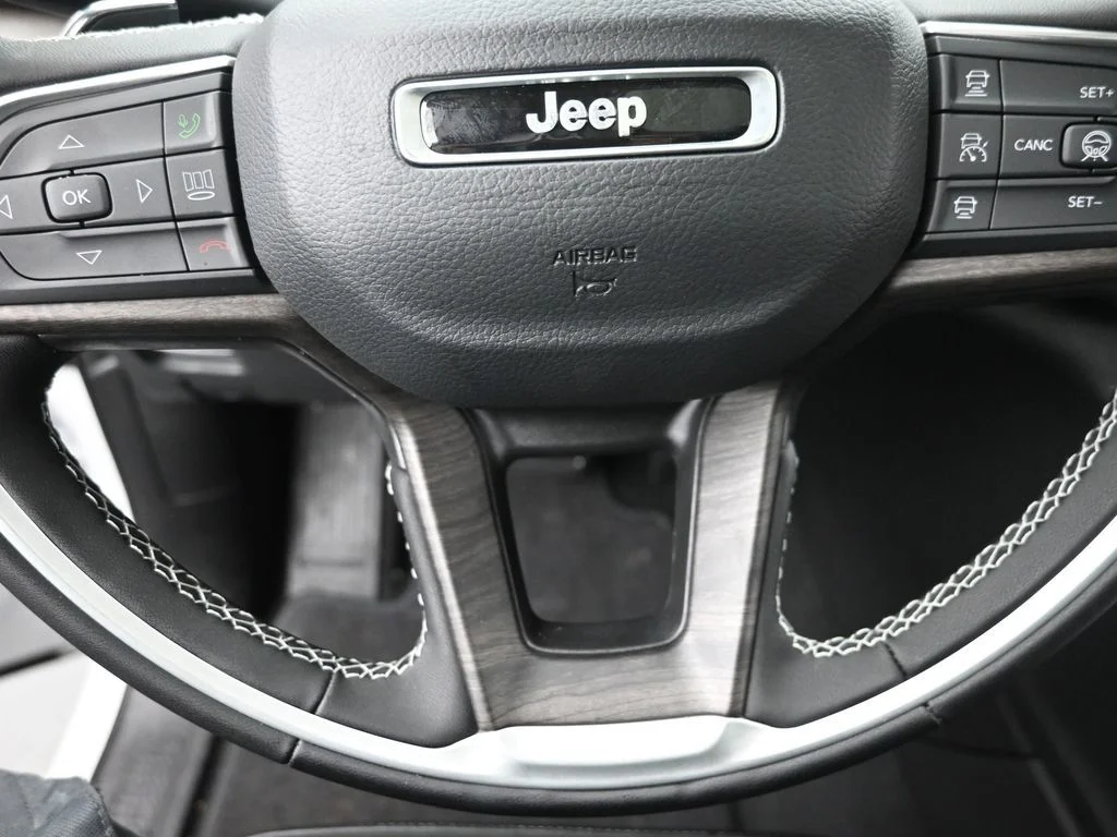 New 2026 White Jeep Altitude image 17