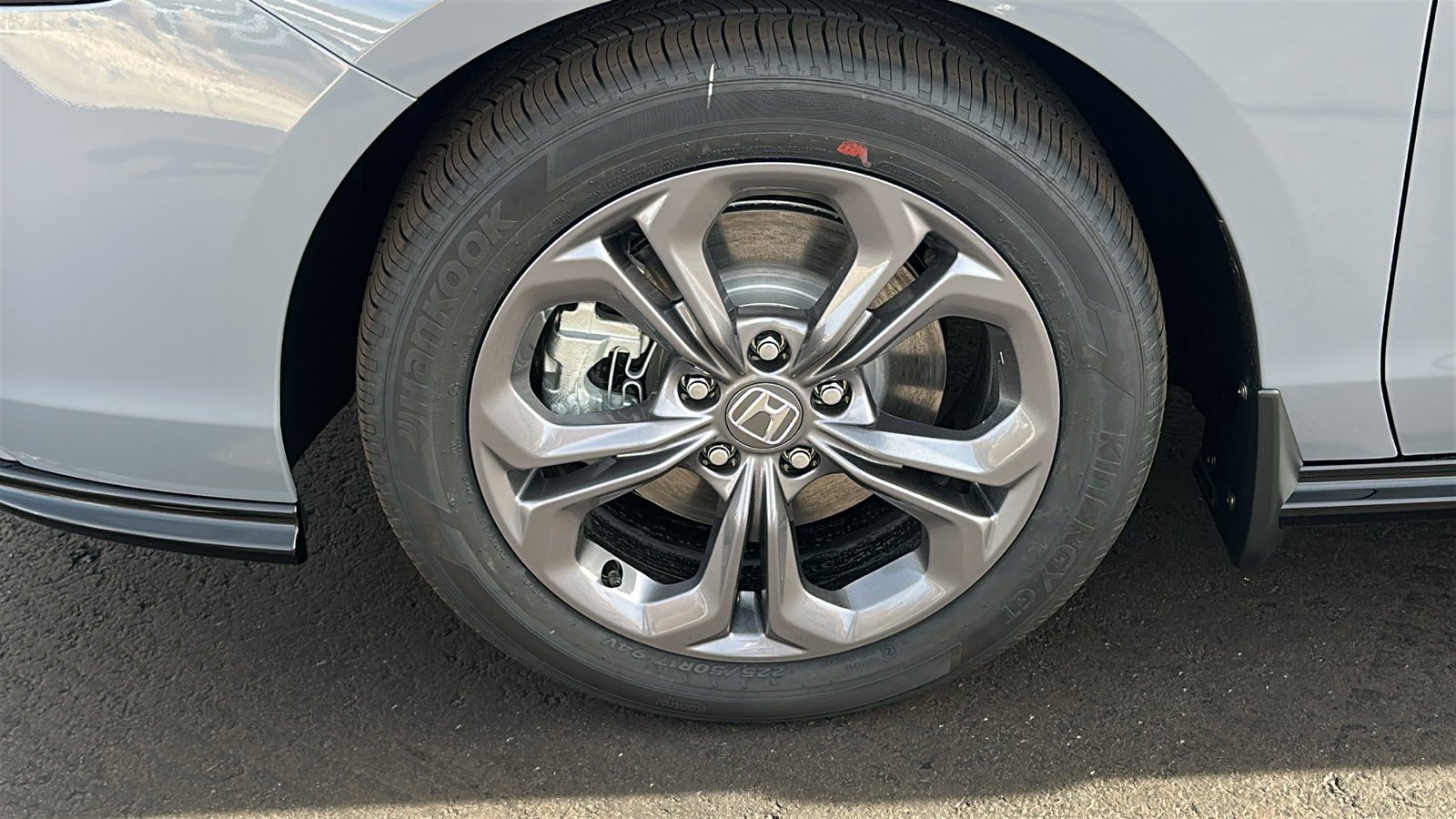 2025 Honda Accord Hybrid EX-L - Photo 9