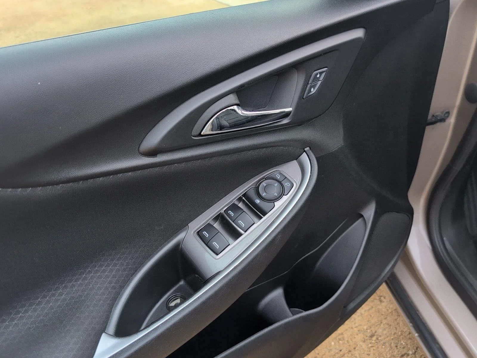 Used 2024 Mineral Gray Metallic Chevrolet LT image 14