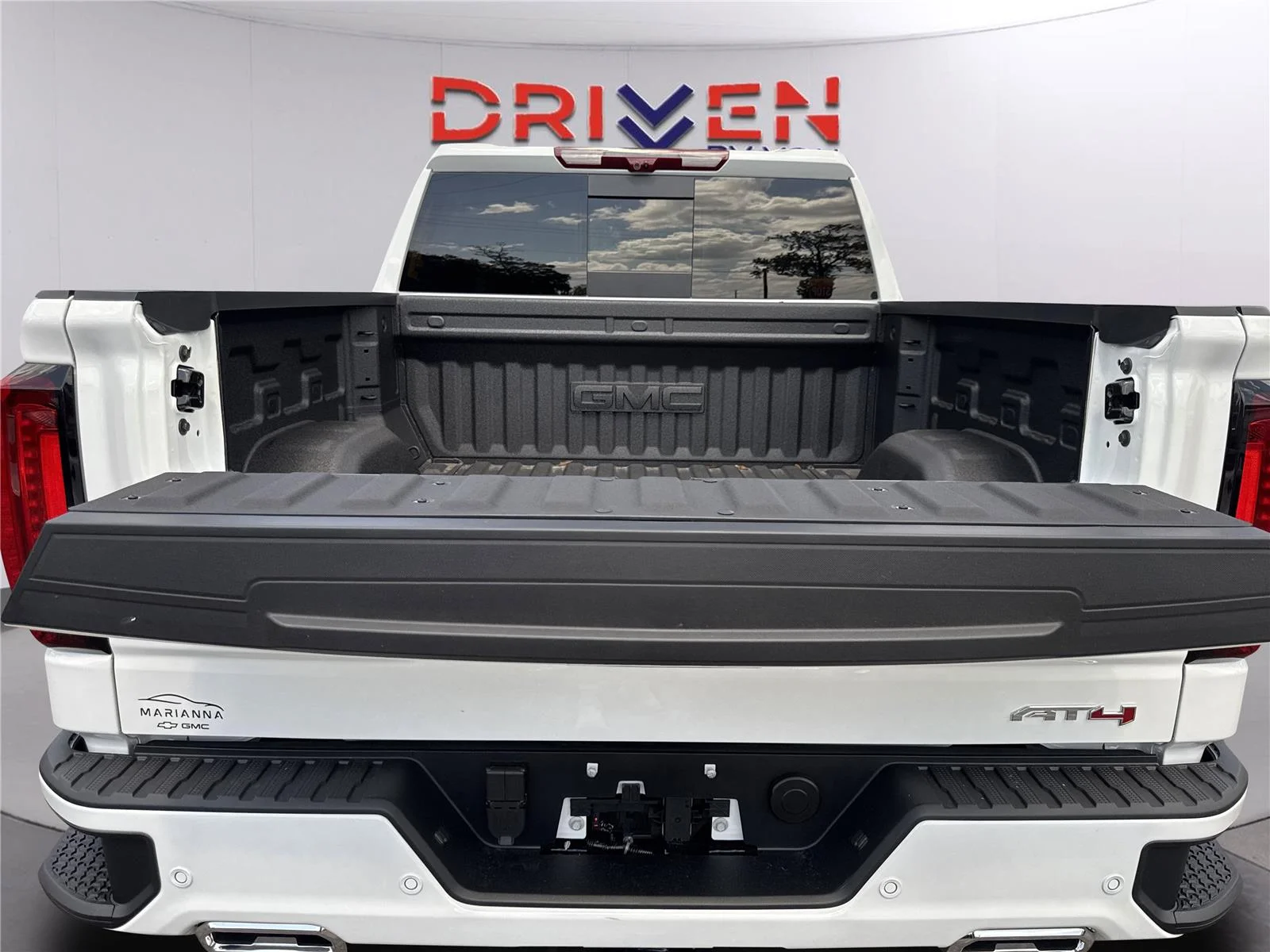 New 2026 Summit White GMC AT4 image 33