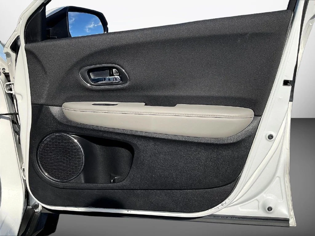 Used 2021  Honda EX image 28