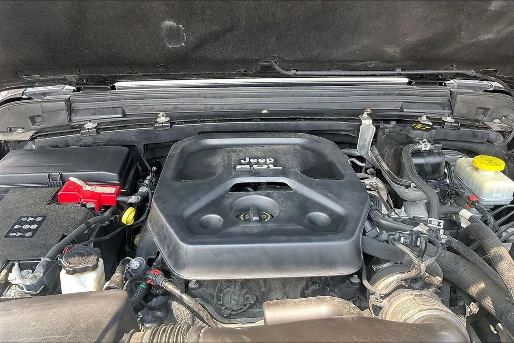 Used 2018 Black Jeep Unlimited Sahara image 8