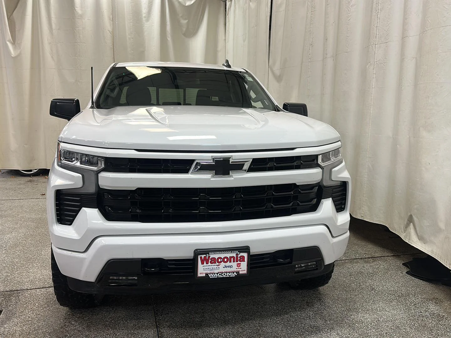 Used 2024 Summit White Chevrolet RST image 8