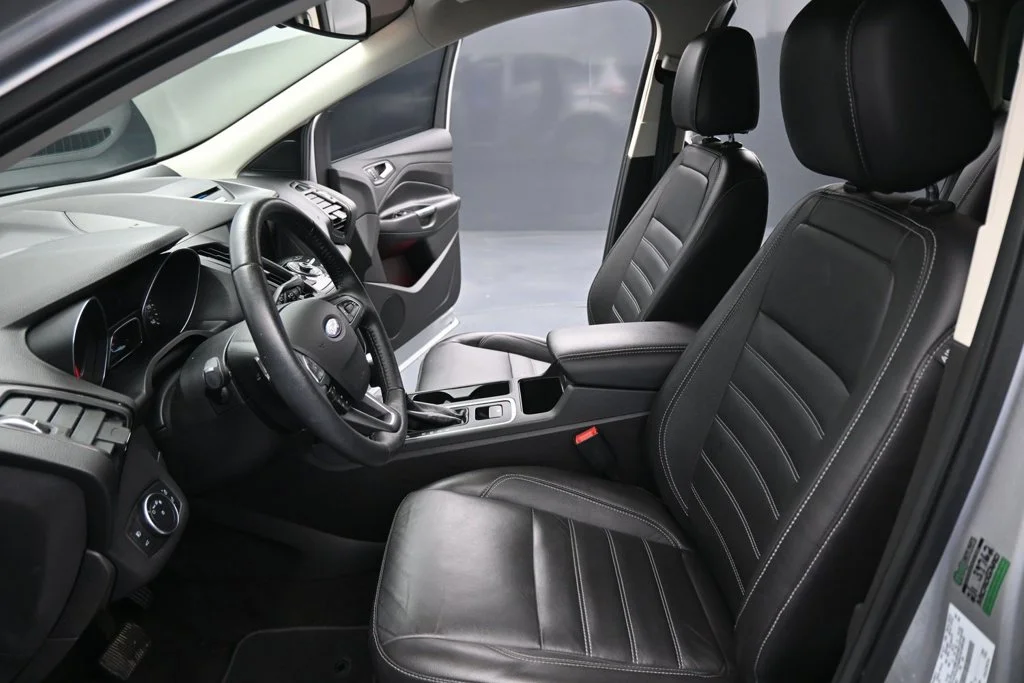 Used 2017 Silver Ford Titanium image 9