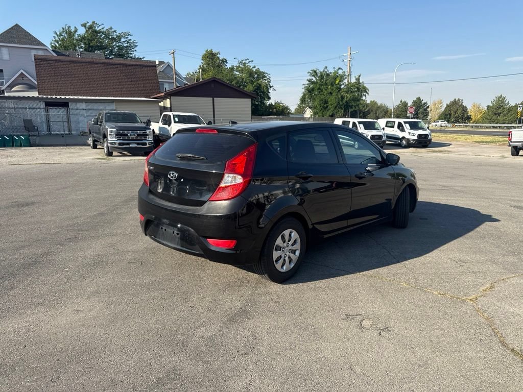 Used 2016 Ultra Black Pearl Hyundai SE image 6