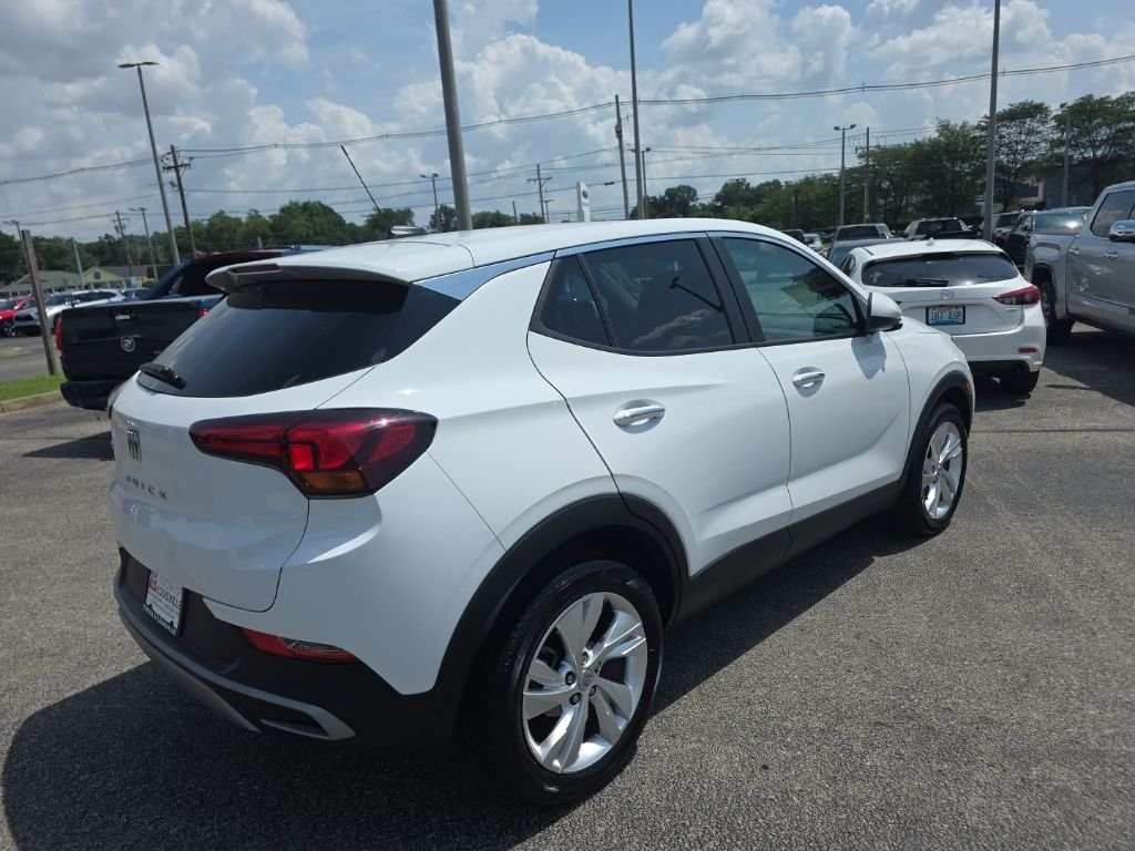 Used 2025 White Buick Preferred image 4