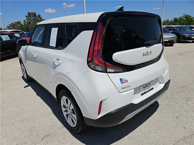 Used 2023 Snow White Pearl KIA LX (IVT) image 2