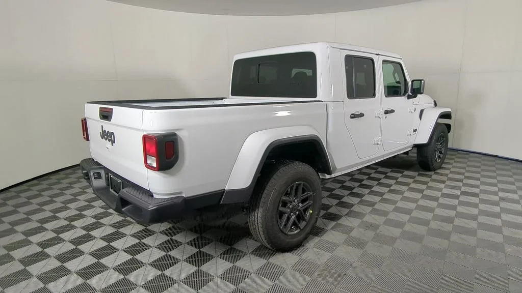 New 2026 Bright White Clear-Coat Exterior Paint Jeep Sport S image 5