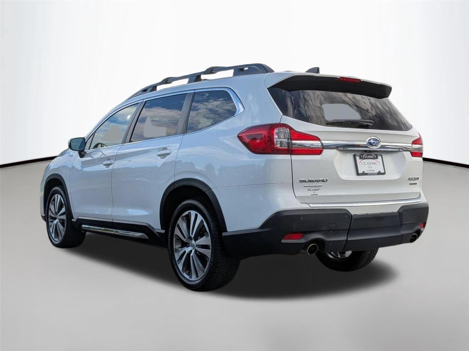 Used 2020 Crystal White Pearl Subaru Limited image 3