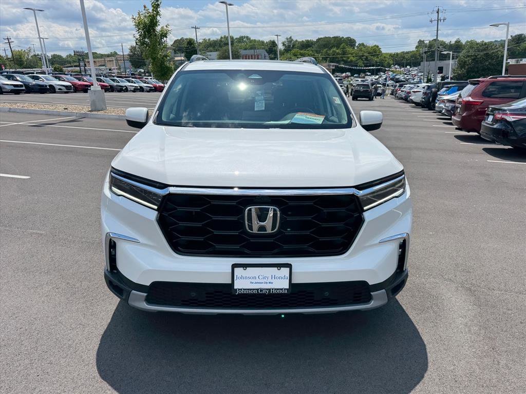 Certified Used 2025 Platinum White Pearl Honda AWD Elite image 39