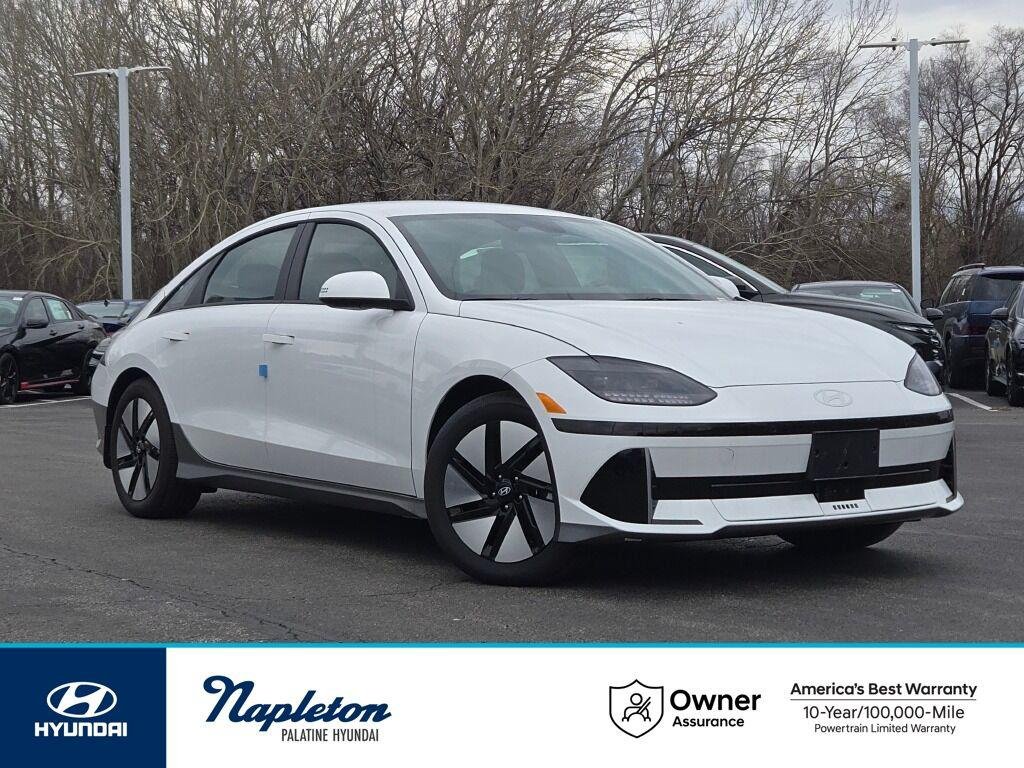 New 2025 White Hyundai SE image 1