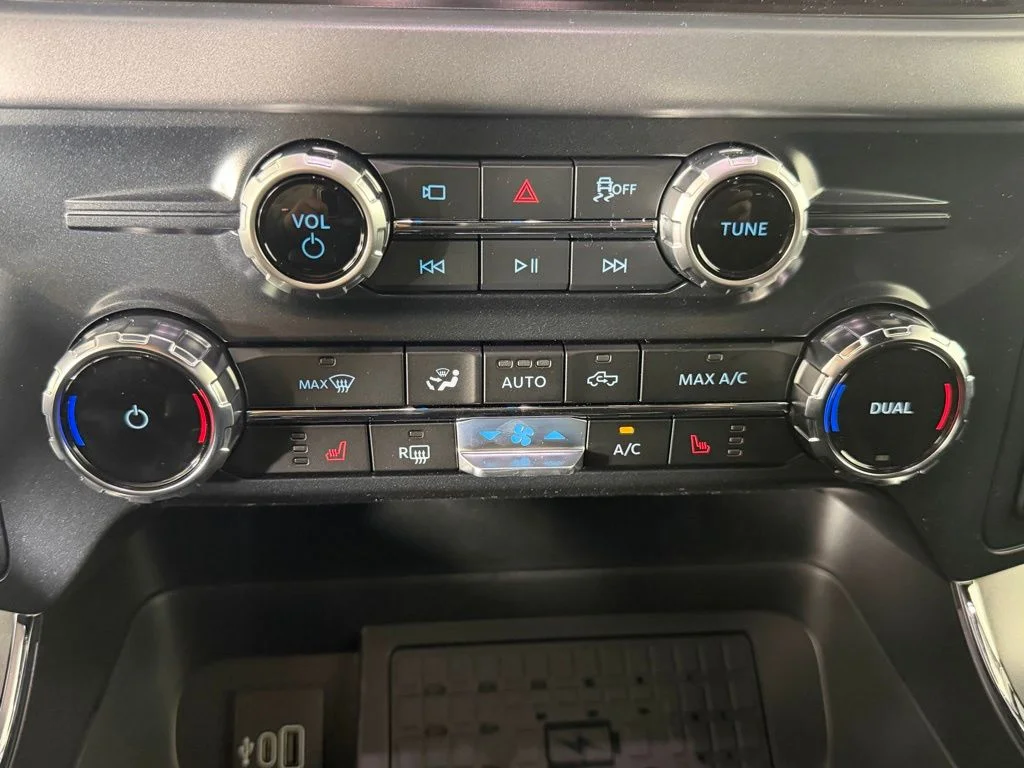 New 2026 Iconic Silver Metallic Ford XLT image 9