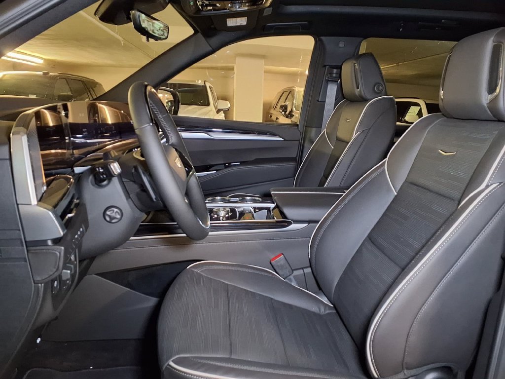 2026 Cadillac Escalade Sport - Photo 15