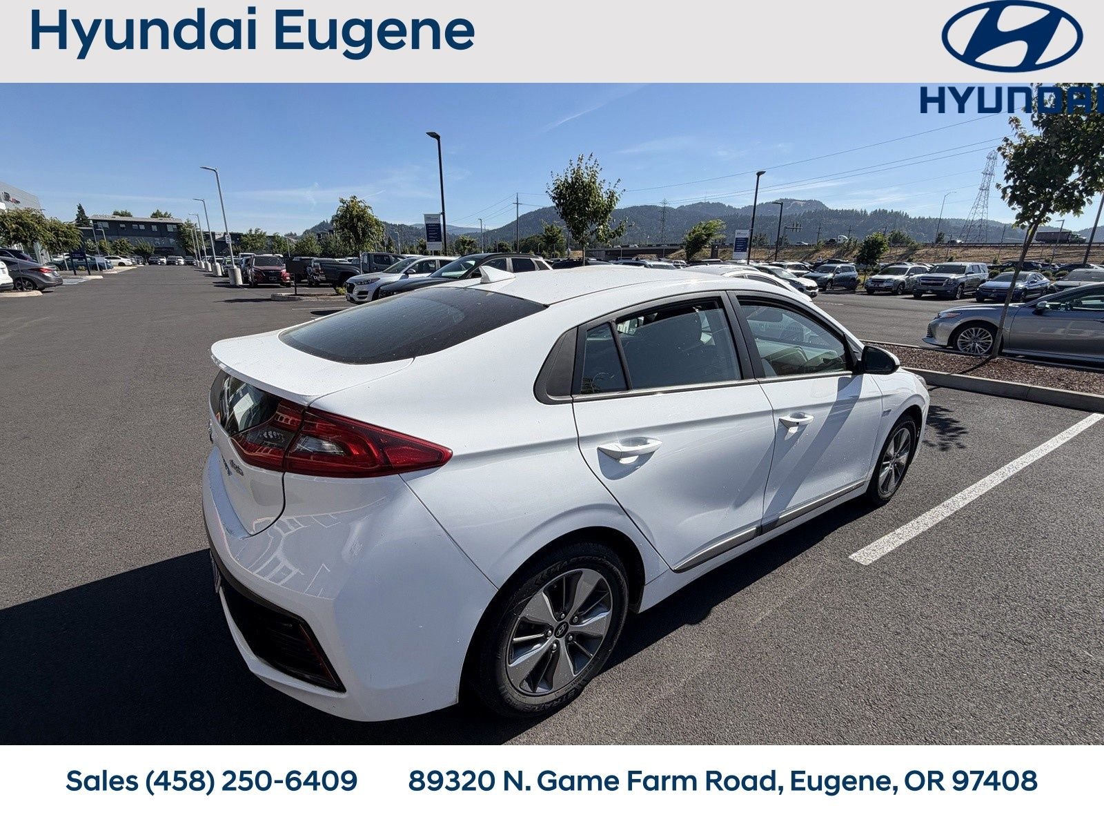 Used 2019 White Hyundai Base image 4