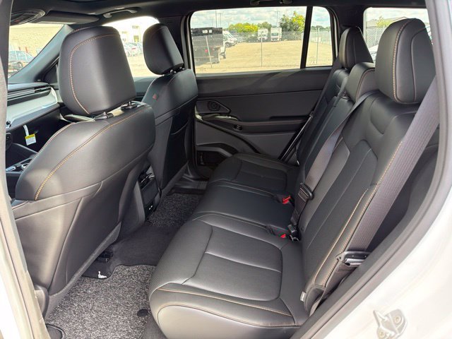 New 2026 Bright White Clear-Coat Exterior Paint Jeep  image 7