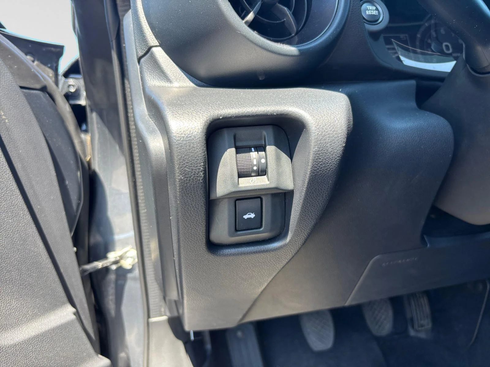 Used 2023 Pavement Toyota Base image 29