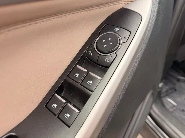 Used 2020 Black Metallic Ford XLT image 13