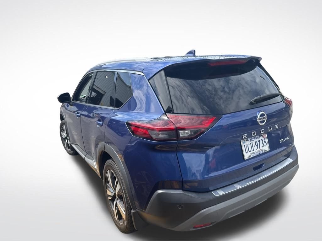 Used 2021 Blue Nissan SL image 4