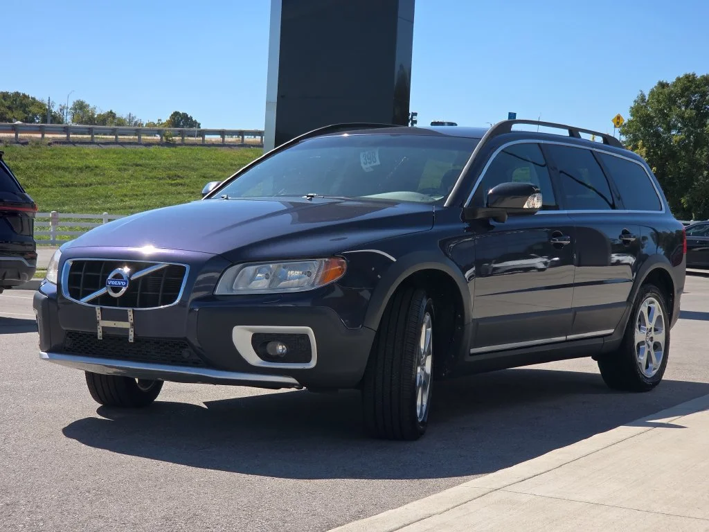 Used 2011 Caspian Blue Metallic Volvo 3.0T image 19