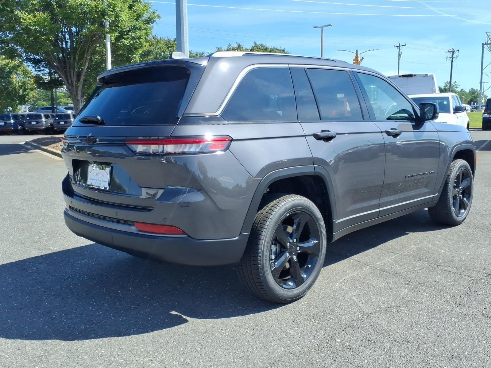 New 2026 Silver Zynith Jeep Laredo Altitude image 2