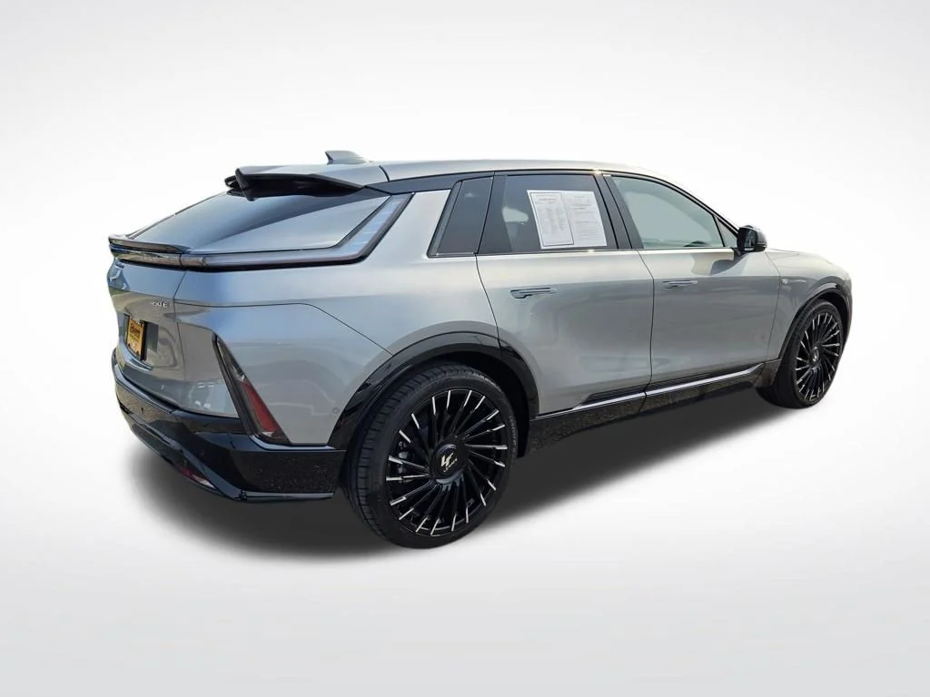 Used 2025 Silver Cadillac Sport image 3