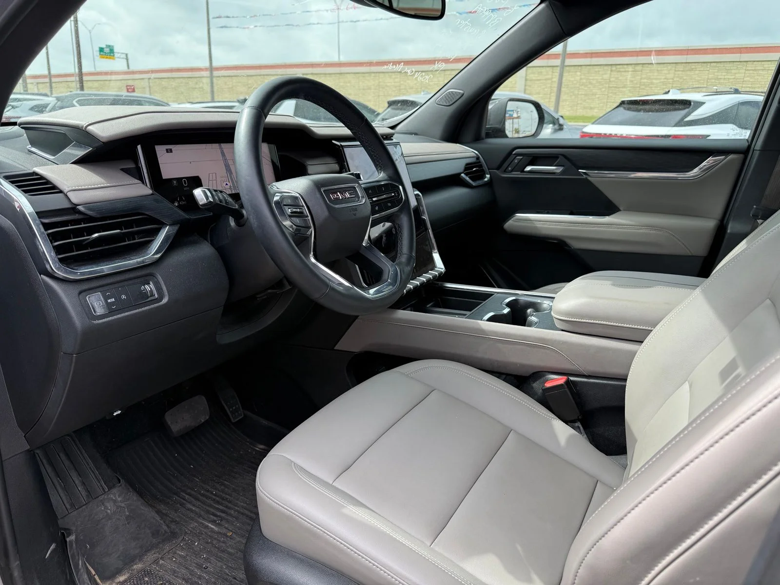 Used 2024 Silver GMC Elevation image 10