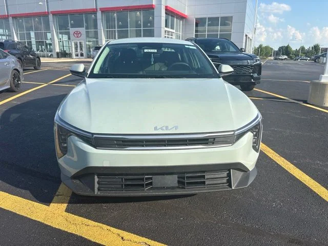 Used 2025 Gray Kia LXS image 2